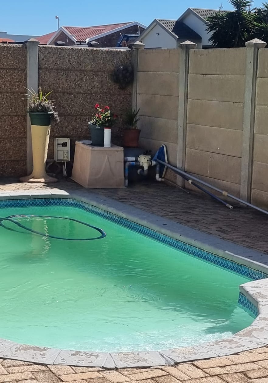 To Let 3 Bedroom Property for Rent in Jeffreys Bay Central Eastern Cape